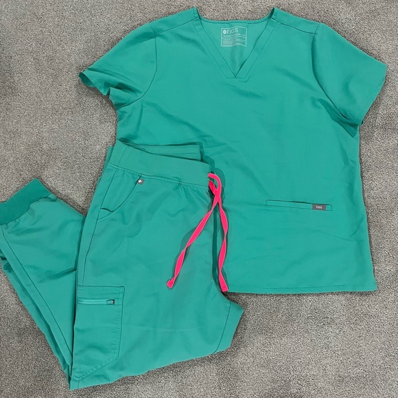 Figs Tops - FIGS matching set